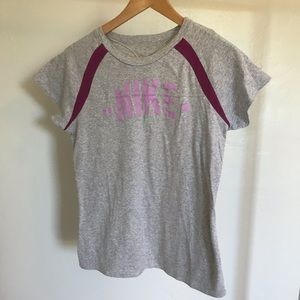 ✨3/$15✨ Vintage Nike Tee